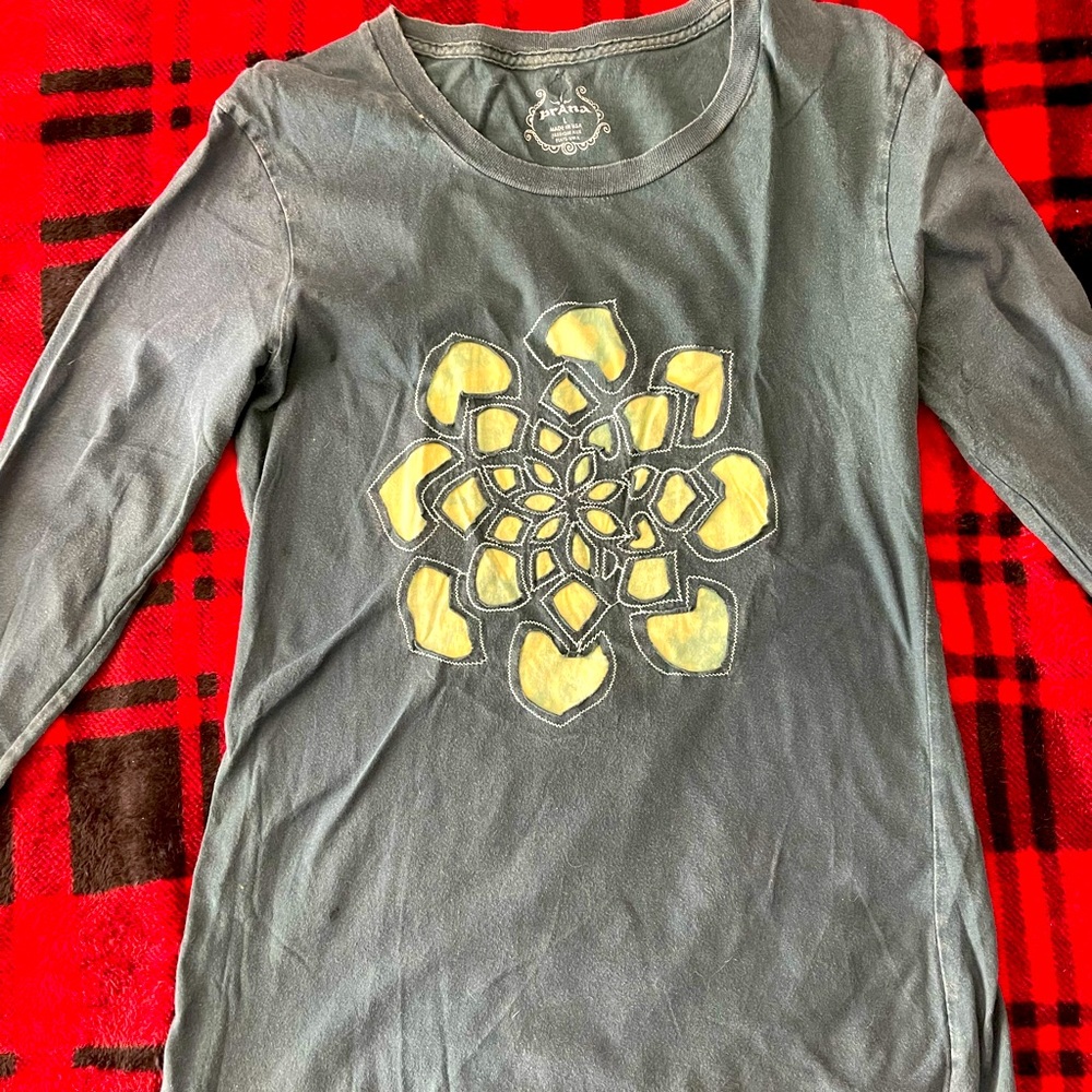 Women’s Shirt Large